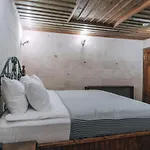 Sora Cave Hotel *